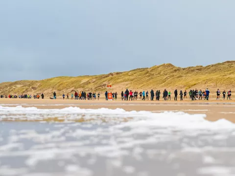 De NN Egmond Halve Marathon: een strijd tegen de elementen
